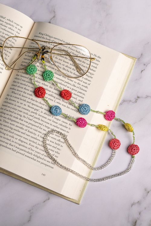 Samoolam Handmade Crochet Coins Spec Chain-Multicolour