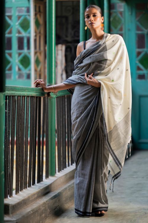TICH Soft & Light. Handwoven Bengal Cotton Saree - Grey Elegance