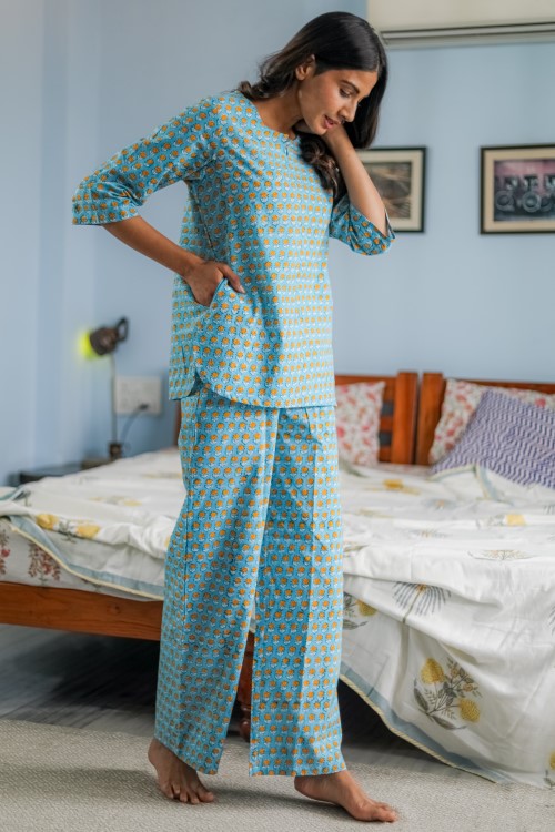 Sootisyahi 'Rosey Retreat' Handblock Printed Pure Cotton Night Suit
