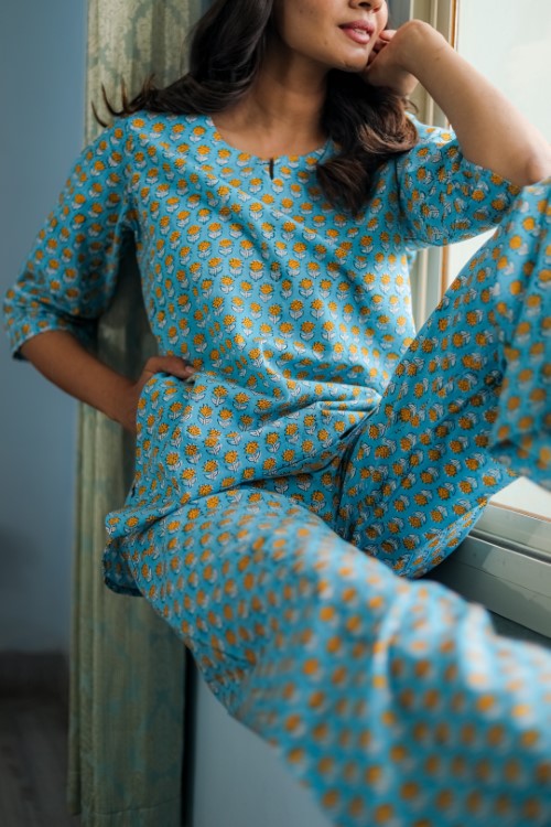 Sootisyahi 'Rosey Retreat' Handblock Printed Pure Cotton Night Suit