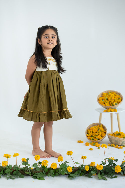 Soleilclo "Green Hand Embroidered Cotton Sleeveless Dress"
