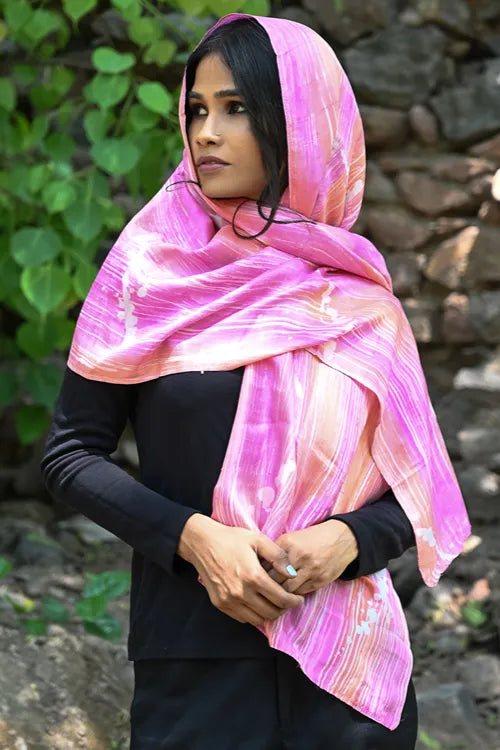 The ICH Light & Elegant. Handcrafted Silk Batik Stole - Pink Splatter