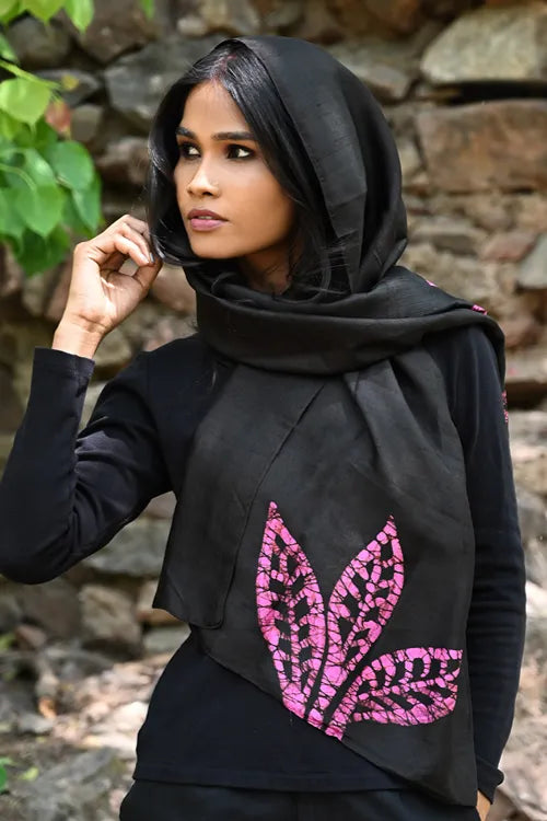 The ICH Light & Elegant. Handcrafted Silk Batik Stole - Fuchsia Leaves