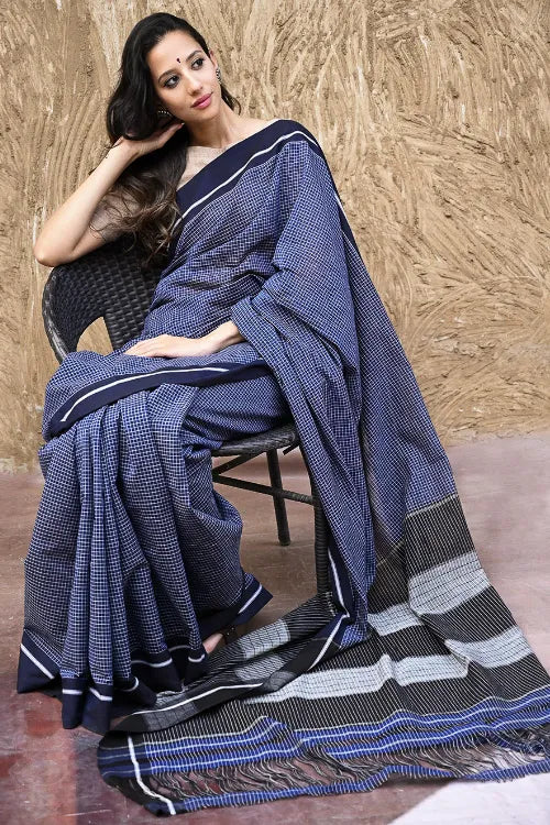 Ethnic Elegance. Handwoven Pateda Aanchu Cotton Saree - Neela Kattam