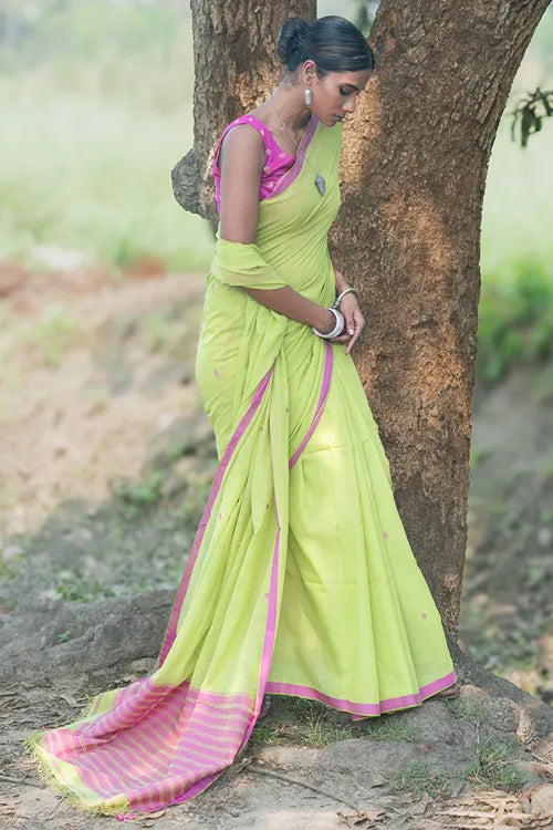 The ICH Bengal Weaves. Handwoven Soft Mul Cotton Saree - Pink Parrot