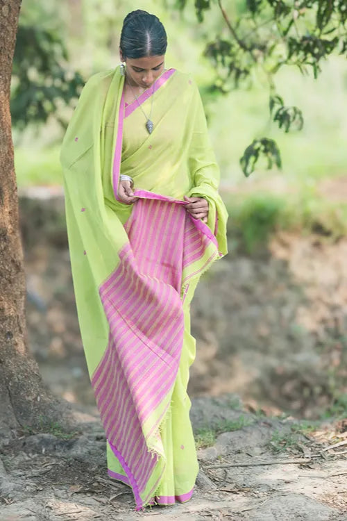 The ICH Bengal Weaves. Handwoven Soft Mul Cotton Saree - Pink Parrot