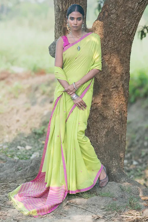 The ICH Bengal Weaves. Handwoven Soft Mul Cotton Saree - Pink Parrot