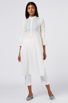 Okhai 'Ariya' Embroidered White Cotton Cambric Kurta