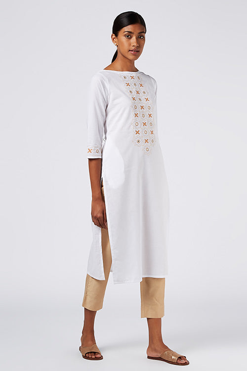 Okhai 'Moon Beam' Embroidered Cotton Cambric Kurta | Relove