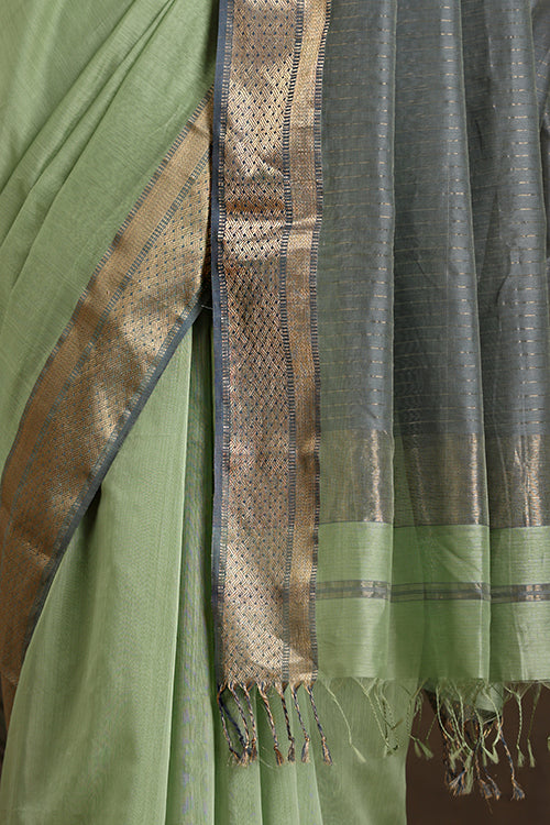 Maheshwari Handwoven Khaat Border Silk Cotton Saree With Contrast Pallu And Blouse, Colour Green