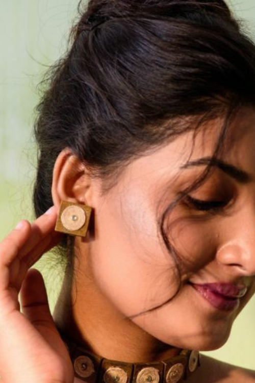 WHE Square Wooden Block Studs