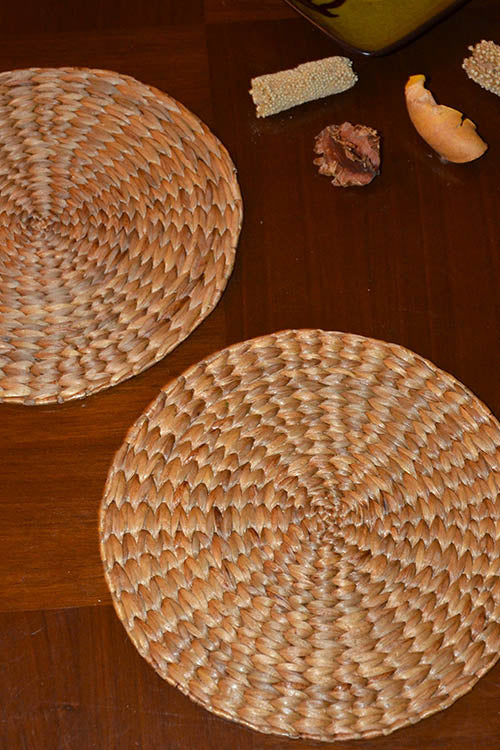 Dharini Water Hyacinth Round Trivets (Set Of 2)