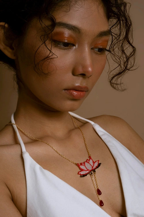 Melo Studio Water Lily Red Hand Beaded Necklace