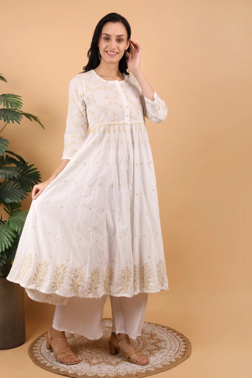 Shwet Women White Hand Embroidered Chikankari Shrug
