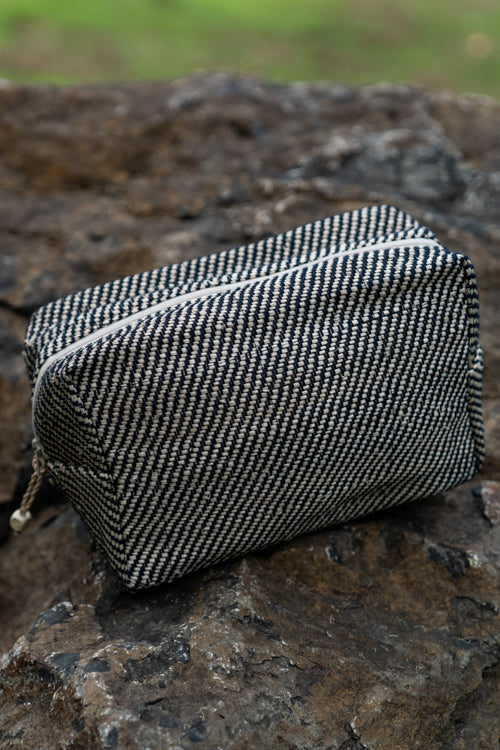 Veni Hand-Woven  Wide Pouch