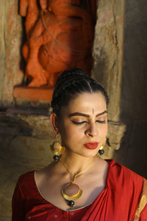 Kabbish'S Fan Drape Bharatnatyam Earrings, Black Pottery