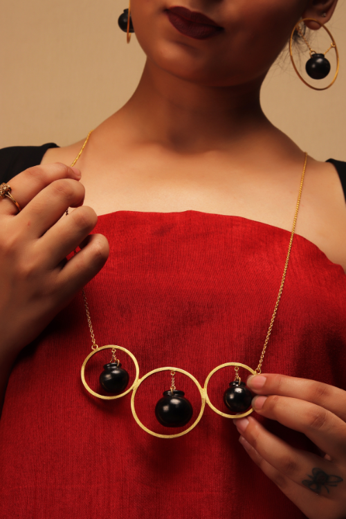 Kabbish'S Black Pottery Handi Chained Necklace