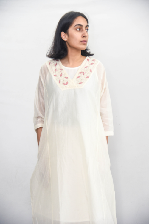  Sadhna Aachho White Chanderi Silk Kurta For Women Online