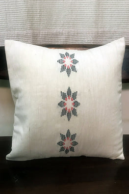 Bun.Kar Bihar 'Pushpah' Hand woven Cotton Cushion Cover