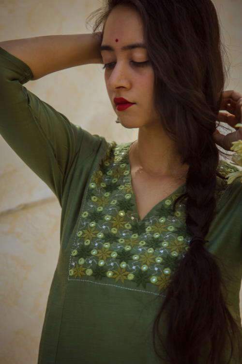 Urmul'Sathya' Sitara'  Kurti.(2Pc Kurta And Pant  )