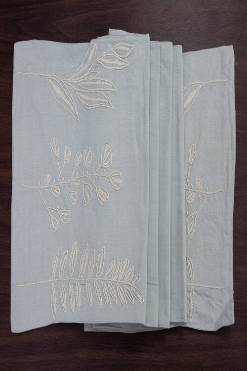 Samuday Crafts Green Table Runner With Chikankari Embroidery