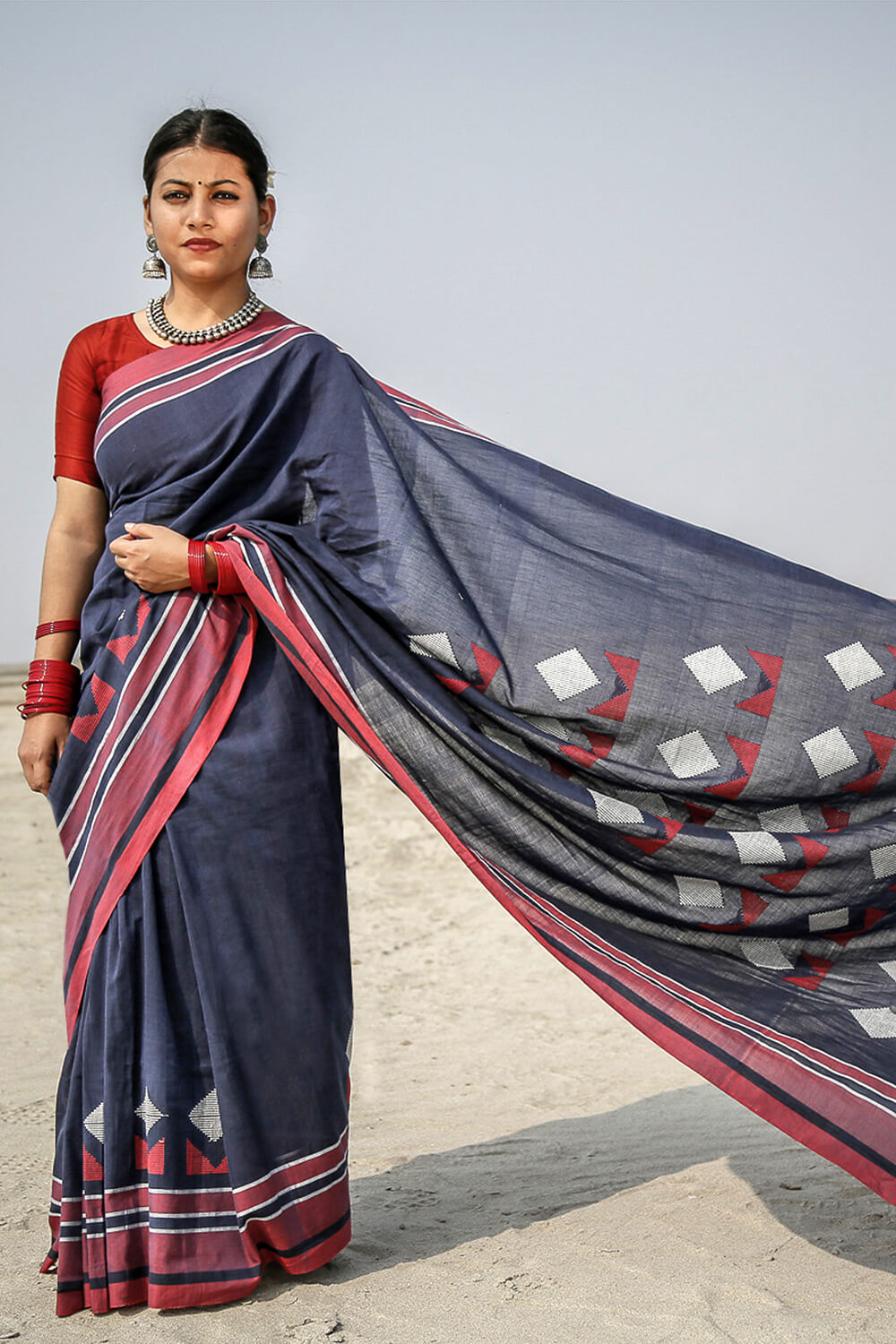 Bun.Kar Bihar 'Dakshita' Handwoven Extra Weft Cotton-Saree