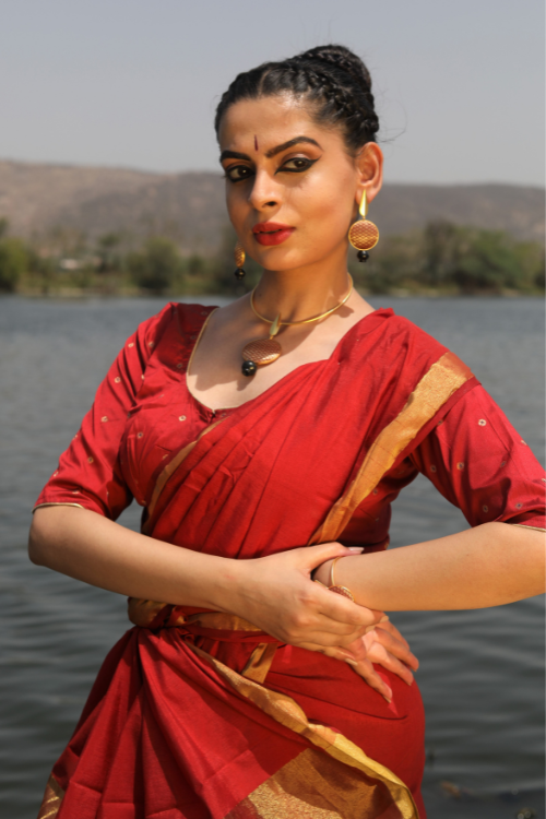 Kabbish'S  Red Silk Weave Bharatnatyam Necklace, Black Pottery
