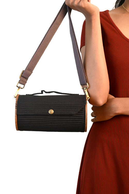 Lukka Chuppi Black Sea Round Clutch