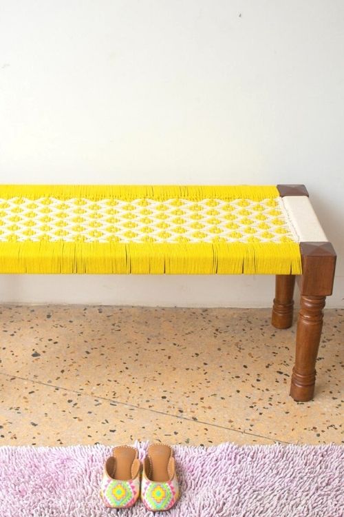 Sirohi Parrotfinch Cotton Wooden Bench