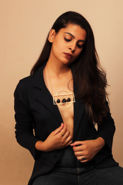 Kabbish'S Handi Chained Necklace, Black Pottery
