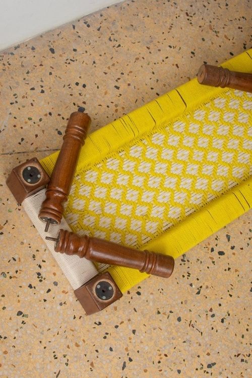 Sirohi Parrotfinch Cotton Wooden Bench