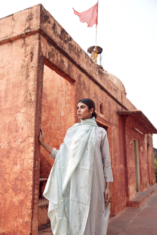 Kabbish'S Sikahar Surahi Hanged Dangler Earrings