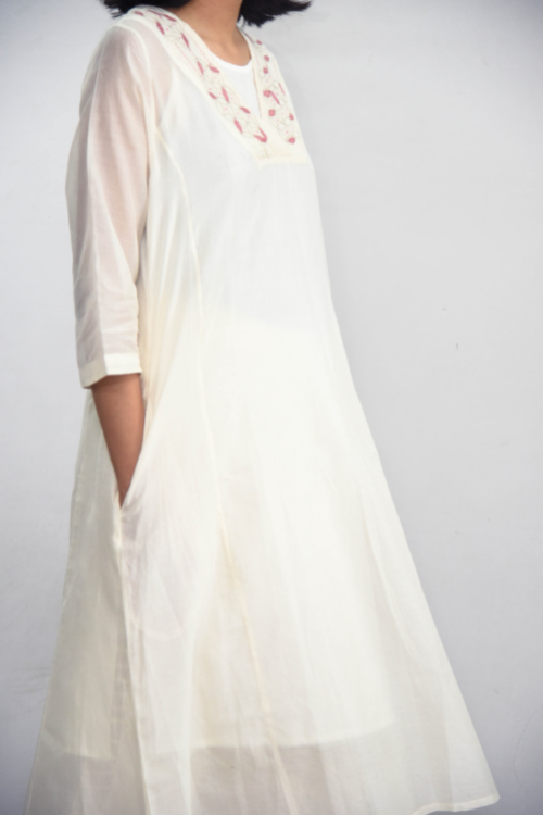 Sadhna 'Aachho'White Applique And Tank Work Chanderi Silk  Kurta .