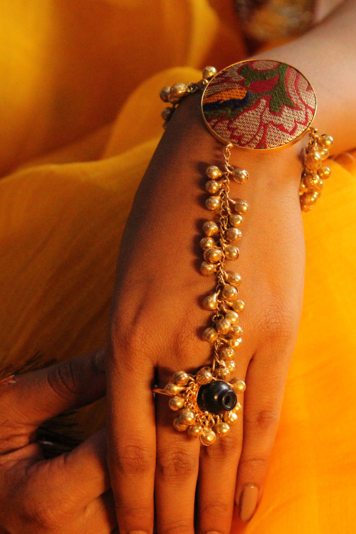 Kabbish'S Bharatnatyam Ghungroo Linked Hathphool,Black Pottery