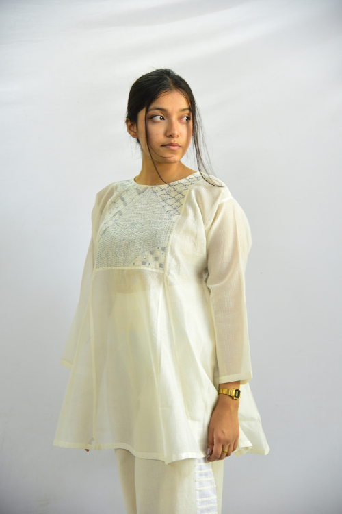  Sadhna Dhavlo White Short Chanderi Silk Kurta For Women Online