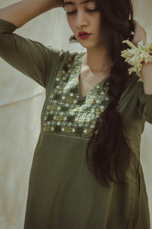 Urmul'Sathya' Sitara'  Kurti.(2Pc Kurta And Pant  )