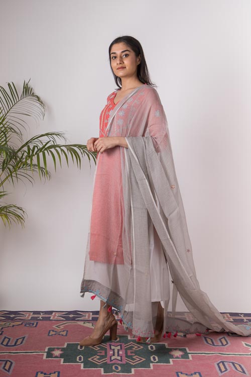 Urmul 'Charu' Hand Embroidered pink kotta doriya kurta . 2pc set (kurta and dupatta)