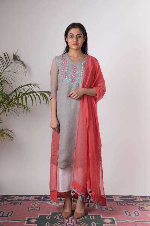 Urmul Dhara Embroidered Grey Kota Doria Kurti Set For Women Online