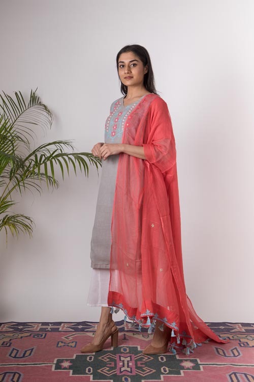Urmul Dhara Embroidered Grey Kota Doria Kurti Set For Women Online
