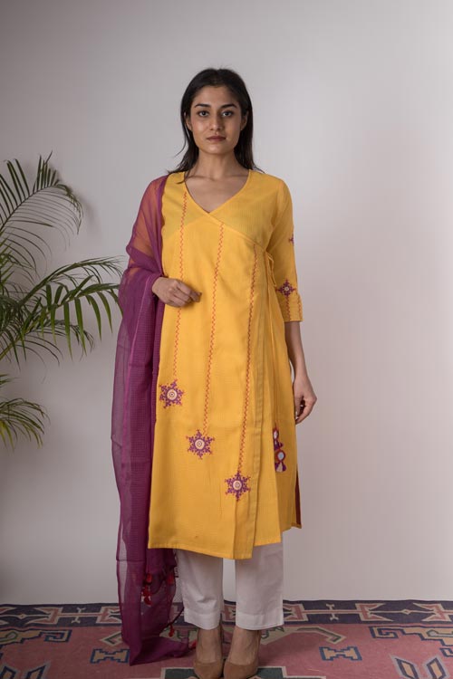 Urmul Pyaari Hand Embroidered Yellow Kota Doria Kurti Set For Women Online