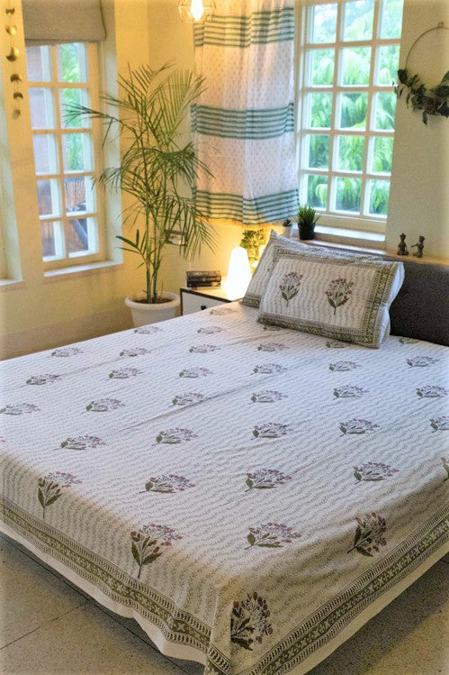 Sootisyahi 'Manmohak Lali' Handblock Printed Cotton Bedsheet