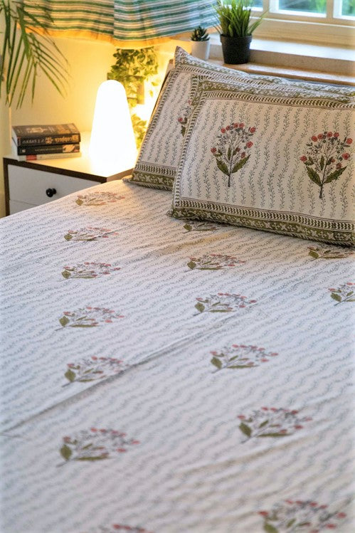 Sootisyahi 'Manmohak Lali' Handblock Printed Cotton Bedsheet