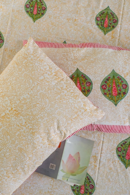 Soootisyahi 'Essence Of Color' Handblock Printed Cotton Bedsheet