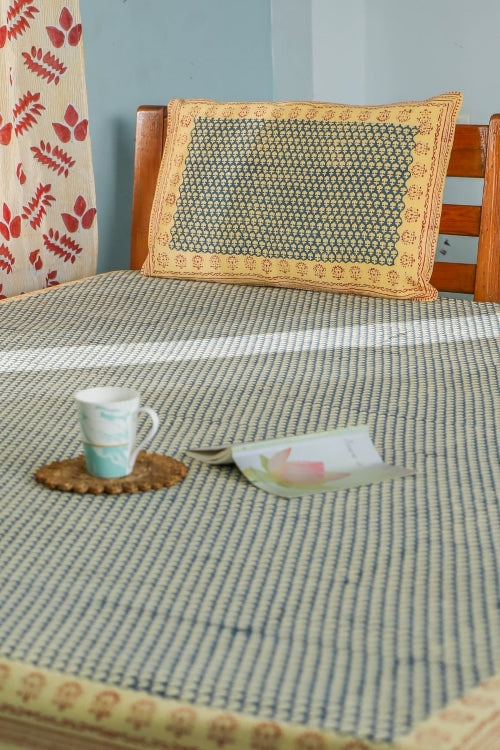 Sootisyahi 'Classic Consorts'Handblock Printed Cotton Bedsheet