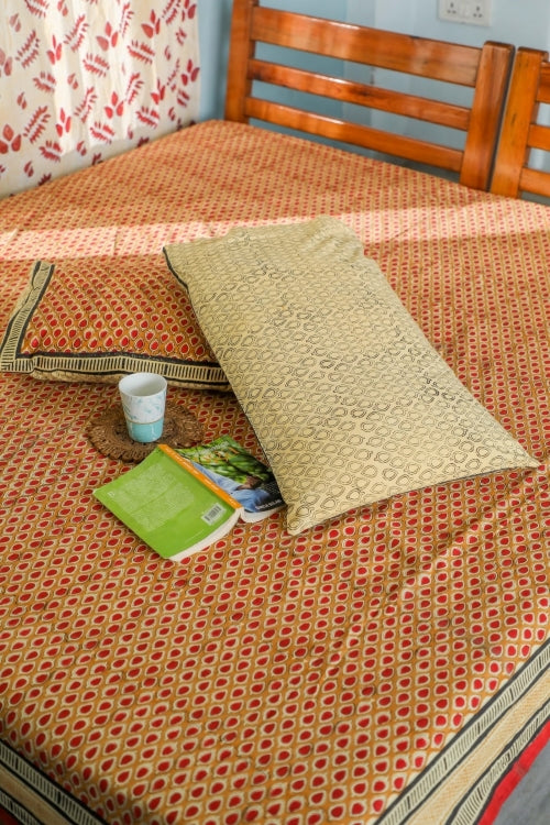 Sootisyahi 'Drop Of Colors' Handblock Printed Cotton Bedsheet