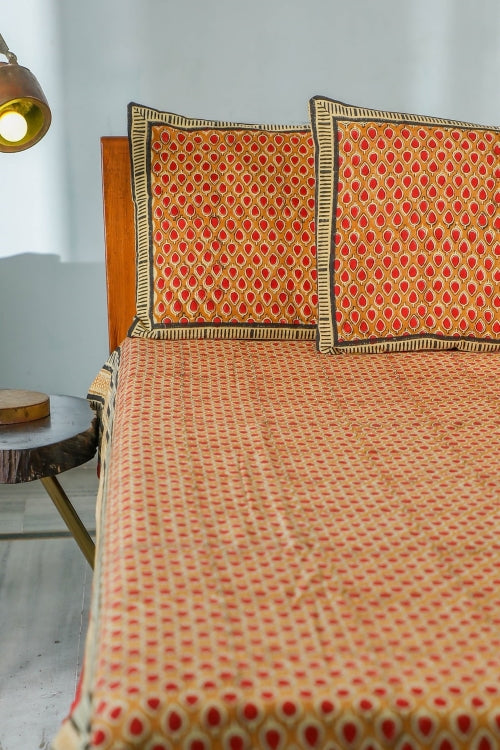 Sootisyahi 'Drop Of Colors' Handblock Printed Cotton Bedsheet