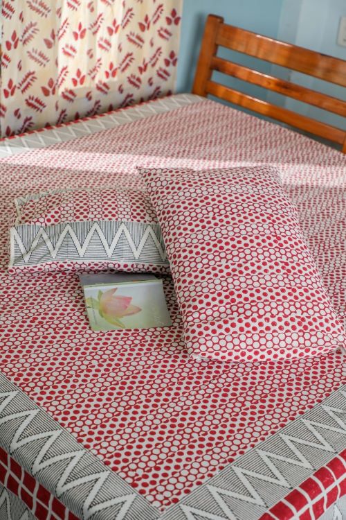 Sootisyahi 'Geometrical Valley' Handblock Printed Cotton Bedsheet