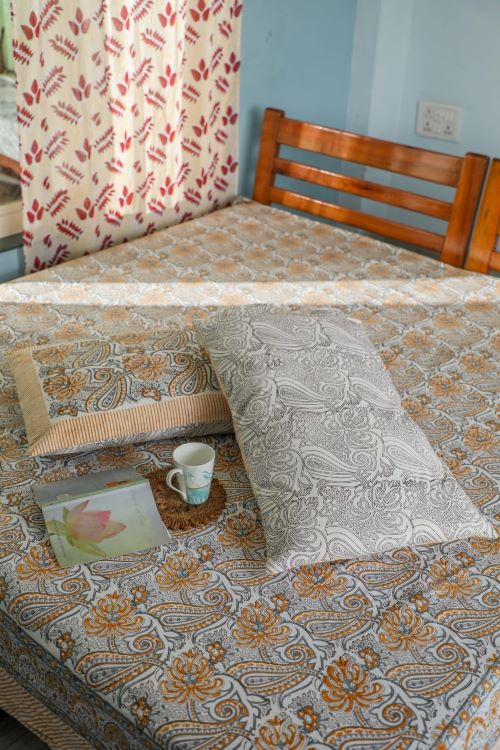 Sootisyahi 'Cloudy Tales' Handblock Printed Cotton Bedsheet