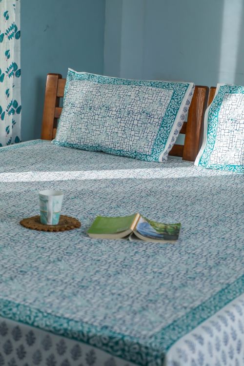 Sootisyahi 'Tales Of Fly' Handblock Printed Cotton Bedsheet