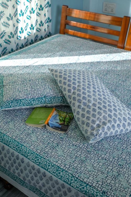 Sootisyahi 'Tales Of Fly' Handblock Printed Cotton Bedsheet